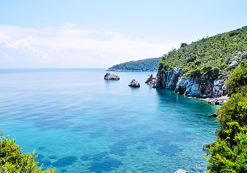 Restauranger, tavernor, hotell och pensionat vid Stafilos beach på Skopelos.