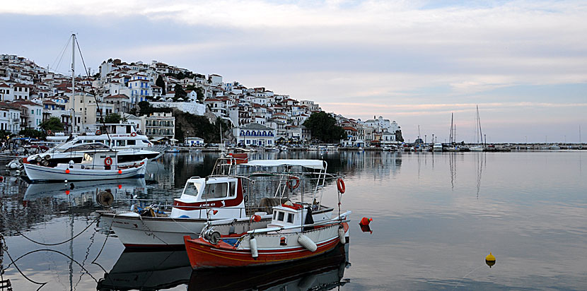 Hamnpromenaden i Skopelos stad. Restaurant Kymata.