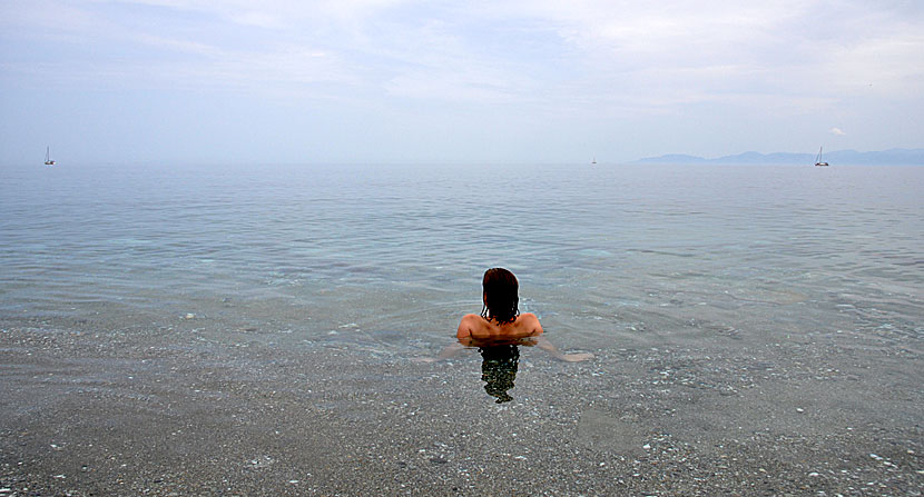 Nakenbad på Velanio beach på Skopelos.