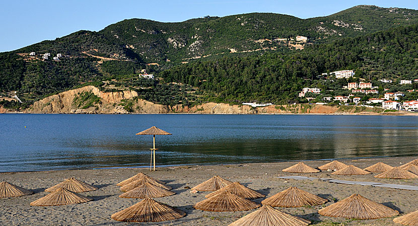 Stranden i Skopelos stad.