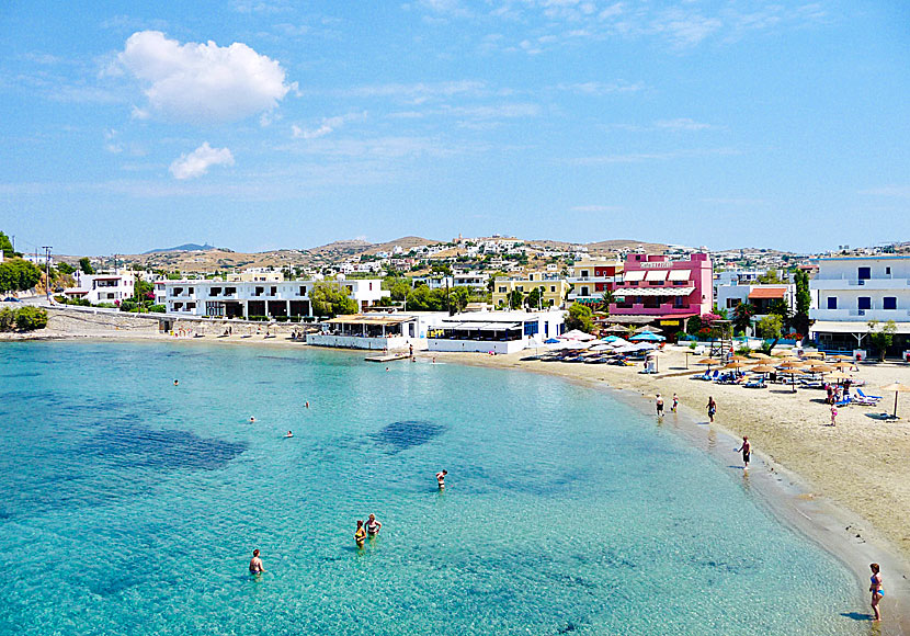 Den barnvänliga stranden i Vari på Syros i Kykladerna.