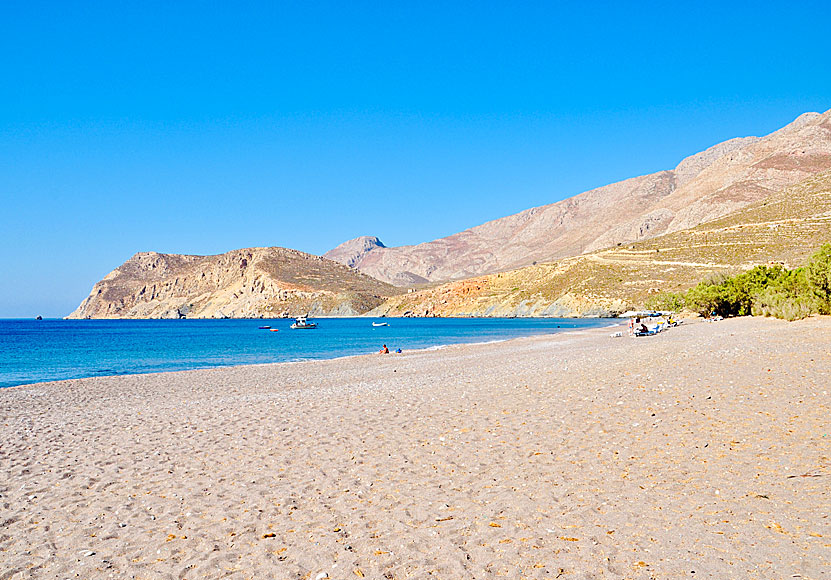 Den del av Eristos beach på Tilos som ligger närmast busshållplatsen.