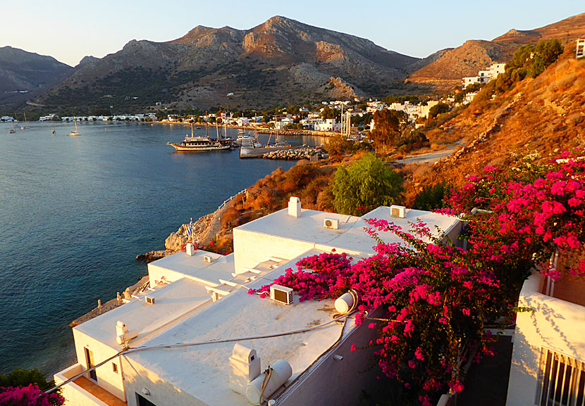 Utsikt från en balkong på Ilidi Rock i Livadia på Tilos.