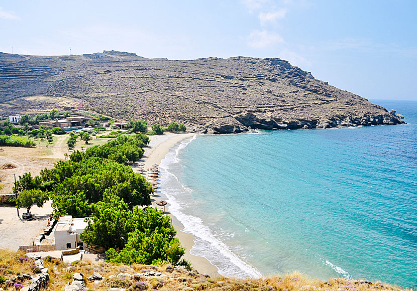 Missa inte Kalivia beach när du besöker Tinos finaste by Kardiani.