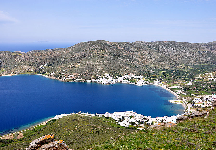 Vy över vårt älskade Katapola på Amorgos.