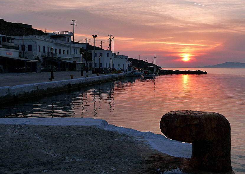 Katapolas hamnpromenad på Amorgos i Grekland.