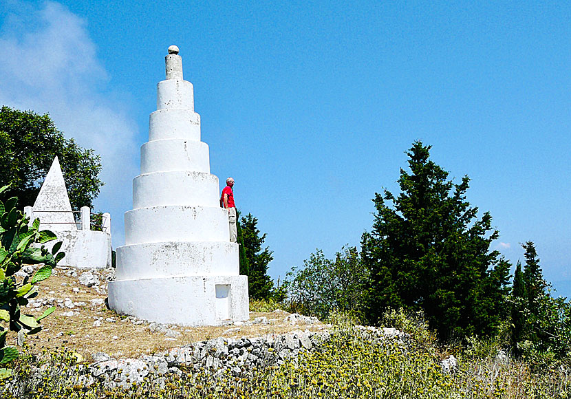 De märkliga pyramiderna i byn Exogi på Ithaka.