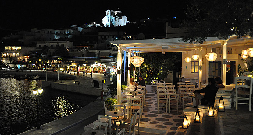 Andros. Batsi. Restauranger.