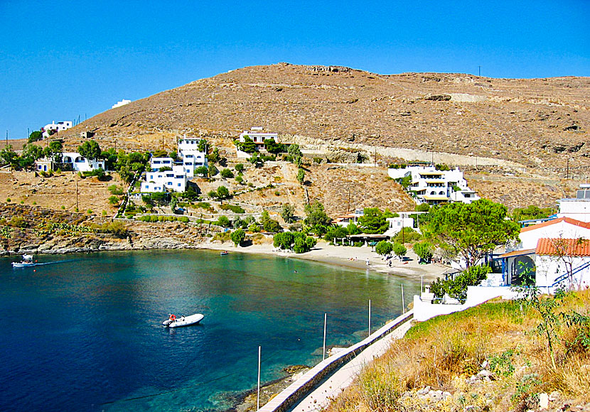 Martinakia beach nära Merichas på Kithnos i Kykladerna. 