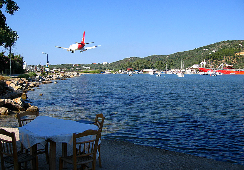 Ska du öluffa i Sporaderna är det smidigast att flyga till Skiathos.