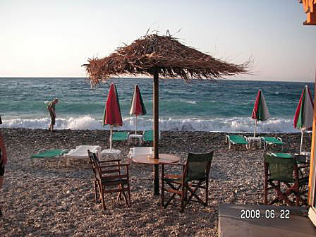 Samos. Strand och vågor i Kokkari.