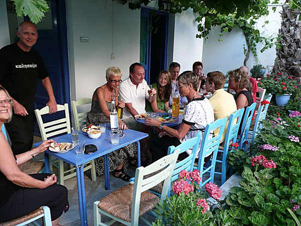 Kalimerafest hos Nikoleta på Tinos.