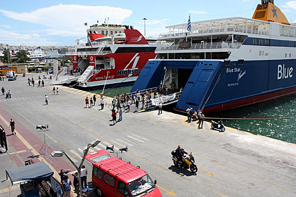 Strejk på färjorna i Pireus.