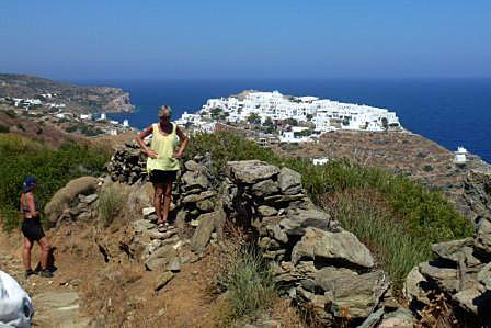 Vandring mellan Faros och Kastro på Sifnos.