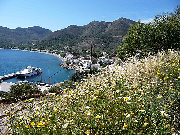 Tilos. Vy över Livadia där Sea Star ligger i hamn.