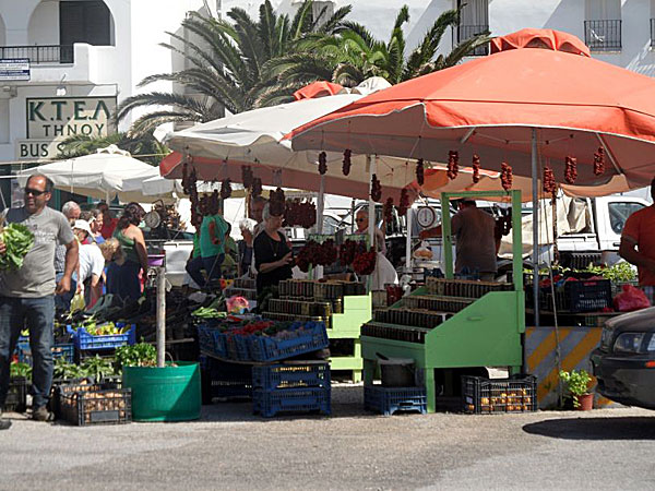 Daglig torghandel i Chora. Tinos.