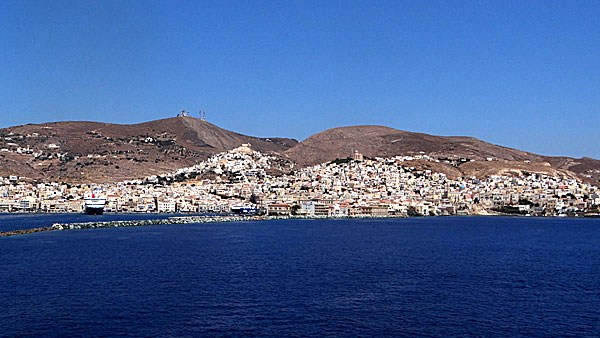 Ermoupolis. Tårögda lämnar vi Syros, känslan är märklig.