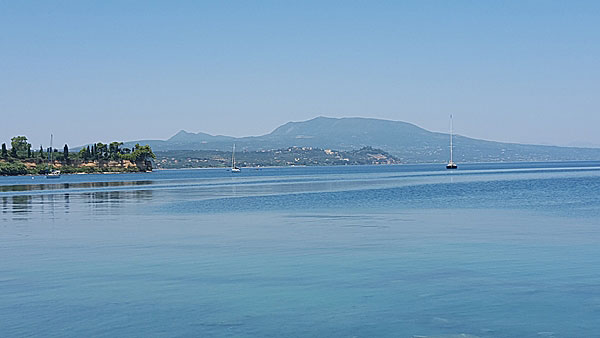 Utsikt från hamnen i Koroni på Peloponnesos. 