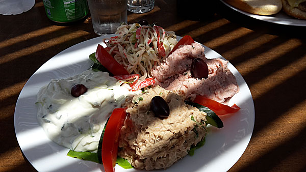 Krabbsallad på restaurang Seaside. Karpathos.