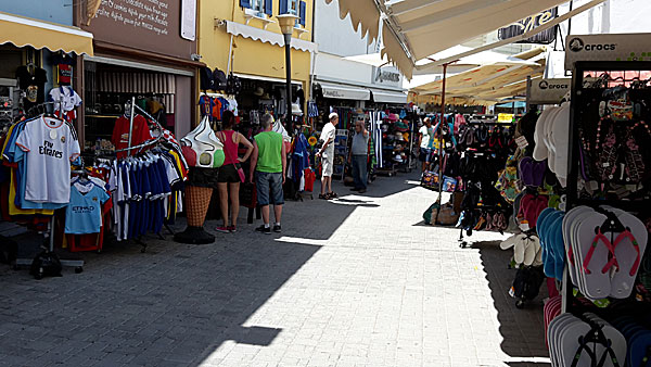 Shopping i Pigadia. Karpathos.